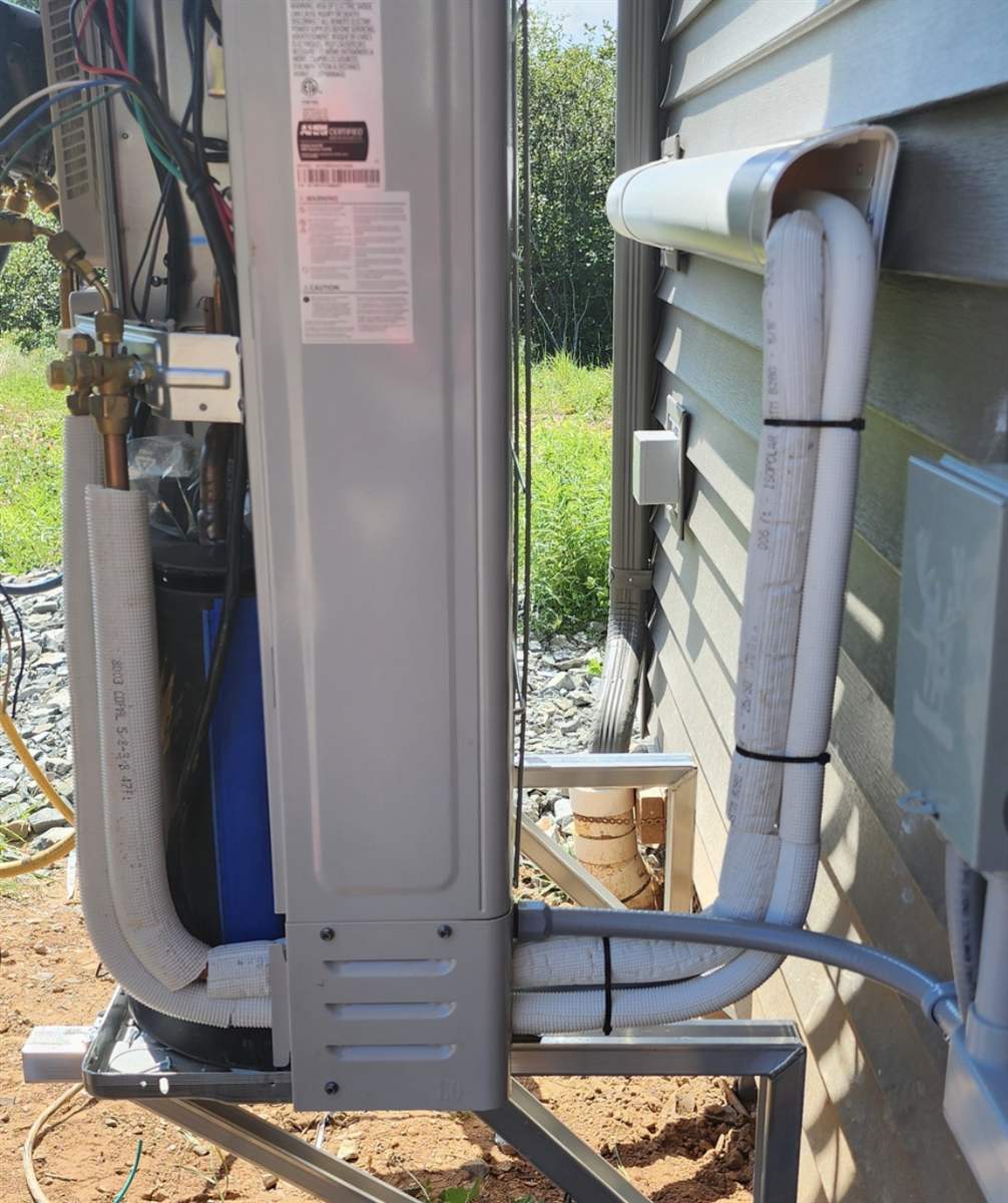 Commercial outdoor concealed ducted installation